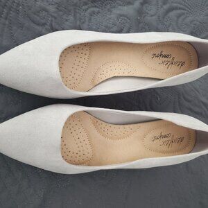 DexFlex Comfort Dress Pumps